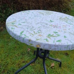 Rund tekstildug Sommereng med hvid bund og blomster - Elastik �60 cm - OUTLET