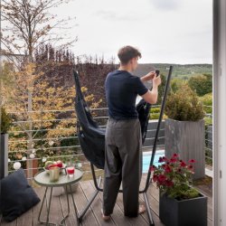 et helt fantastisk h�ngestolestativ med sort h�ngestol