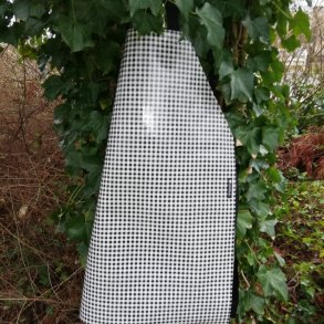 Forklde i voksdug med sorte og hvide tern