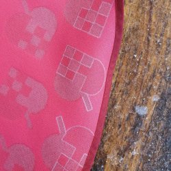 Rund Tekstildug med rde hjerter 140 cm