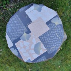 Rund voksdug �139 Sort med Ginko Blade og Abrikos Nuancer