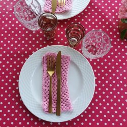 Pink med Prikker Voksdug 140 cm