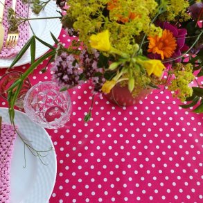 Pink med Prikker Voksdug 140 cm