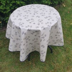 Voksdug Alberte Bl Rund 120 cm med Kantebnd