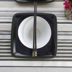 SortHvidGr Stribet Voksdug 140 cm