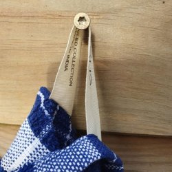 strop i hjrnet p det smukke bl frott viskestykke