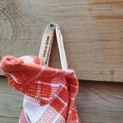 en praktisk strop til det rustfarvede viskestykker