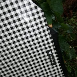 Forklde i voksdug med sorte og hvide tern