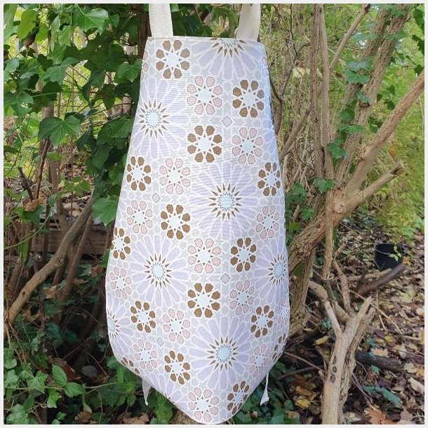 forklde i voksdug inspireret af Alhambra i Spanien