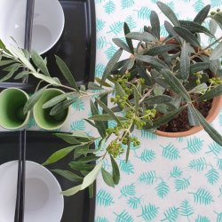 Voksdug med Grnne og Lys Bl Grene 142 cm