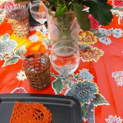 Rund voksdug med Elastik Orange Blomst 119 cm