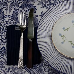 Paraiso Hvid voksdug med blt mnster