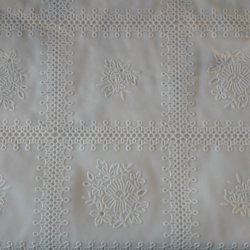 en rigtig flot hvid blonde voksdug 140 cm bred