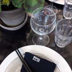 Sort voksdug med mnster