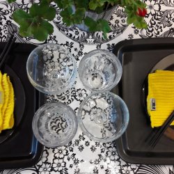  Paraiso Hvid Voksdug med sort mnster