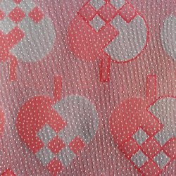 Tekstildug med rde hjerter