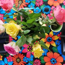  Flowerrain Sort Voksdug