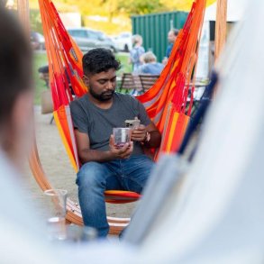 St med Trstativ Udine og Vandafvisende Medium Cumbia Hngestol Toucan