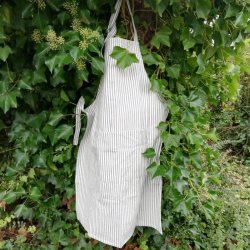 Forklde i stof med striber i lys gr