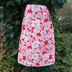 Forklde rd med hvide blomster