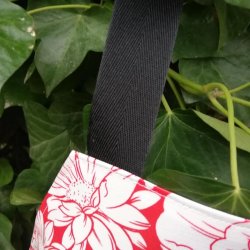 Forklde rd med hvide blomster