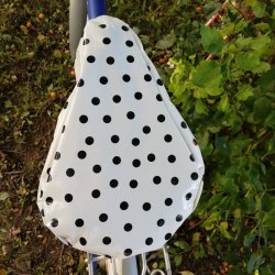 Cykelsadelovertrk Margit Lunares Hvid med Sort Prik