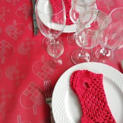 Tekstildug med rde hjerter