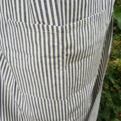 Forklde i stof med striber i bl