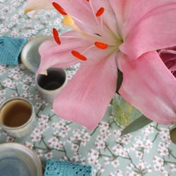 Au Maison Rund Voksdug Amalie Grn 140 cm med Kantebnd