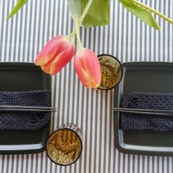 Sort Hvid Stribet Vinyldug 140 cm