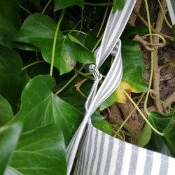 Forklde i stof med striber i lys gr