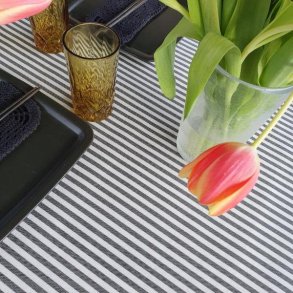 Sort Hvid Stribet Vinyldug 140 cm